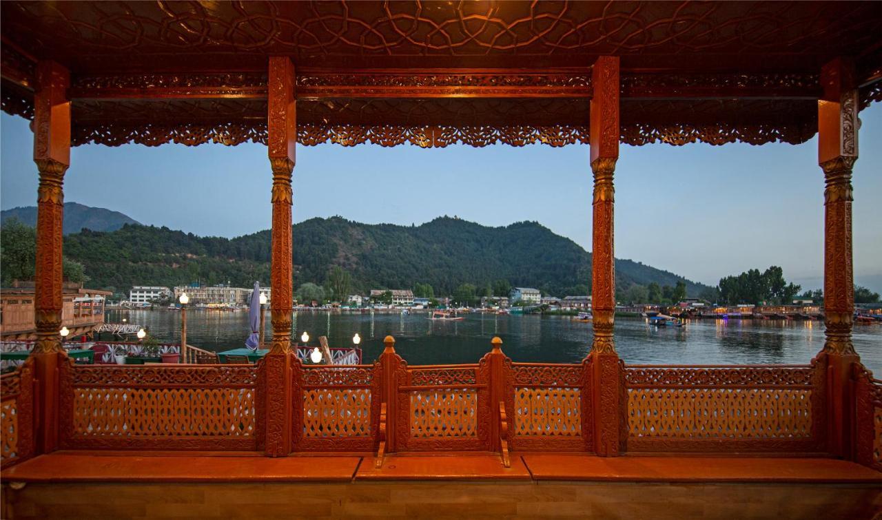 Kolu Group Of Houseboats Hotell Srīnagar Exteriör bild